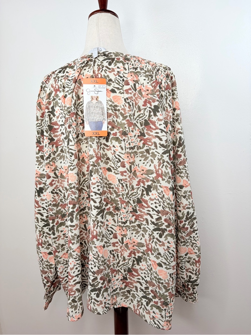 Jessica Simpson Abstract Print Top - Picture 5 of 7